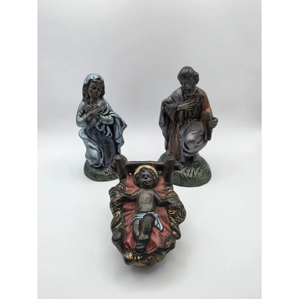 Vintage 1960s Atlantic Mold 17 piece Nativity set Hand Painted